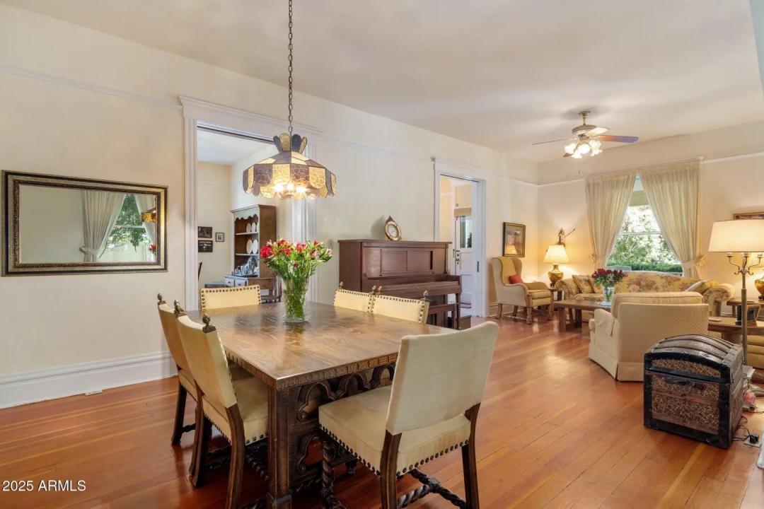 Real Estate Picture 11