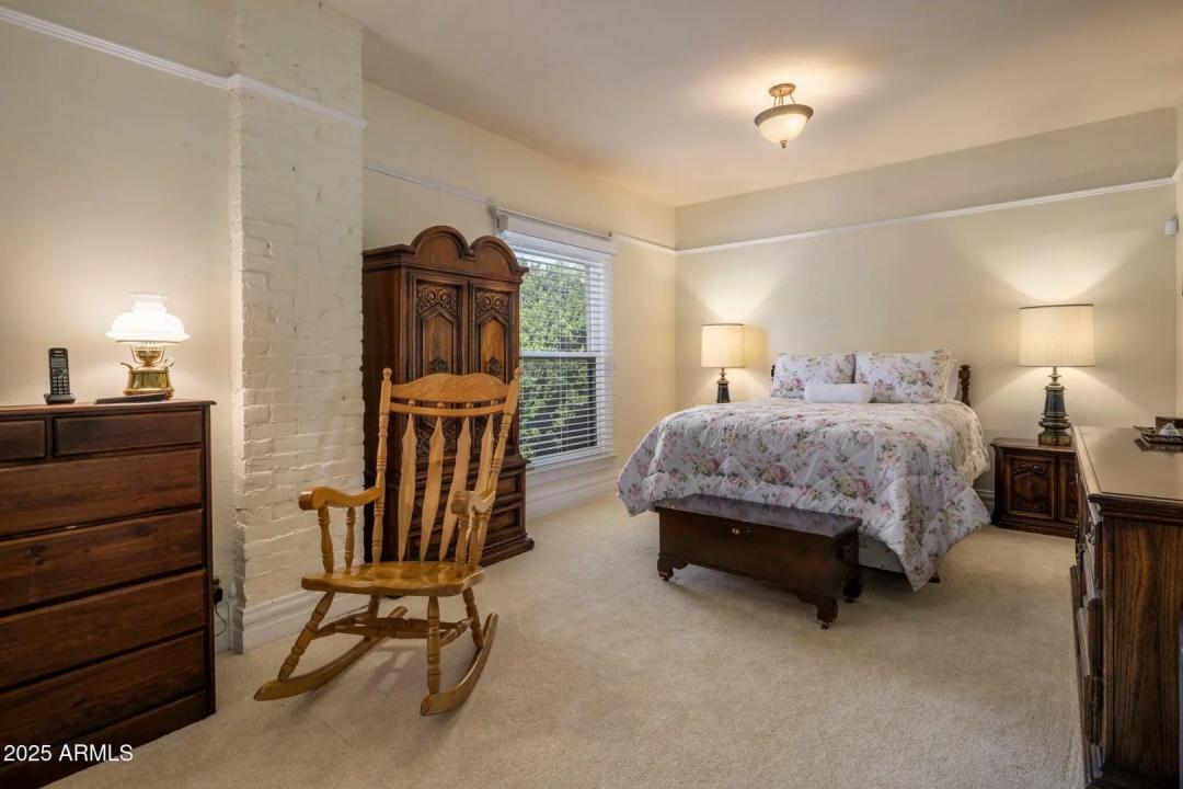 Real Estate Picture 26