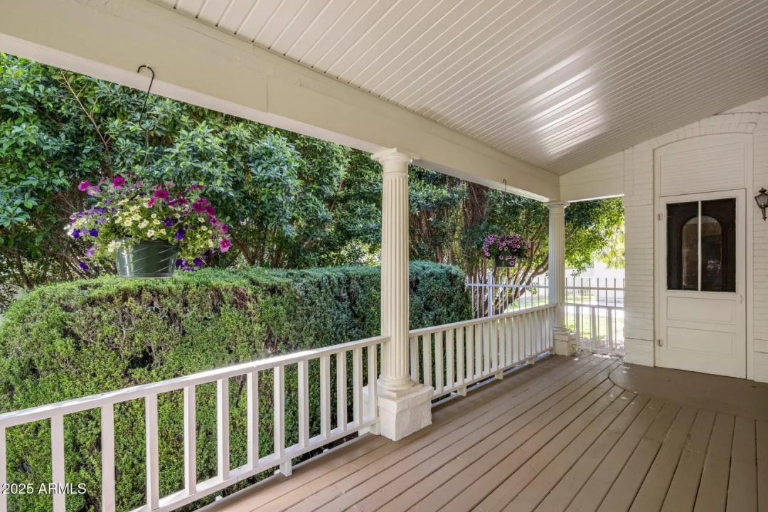 Real Estate Picture 37