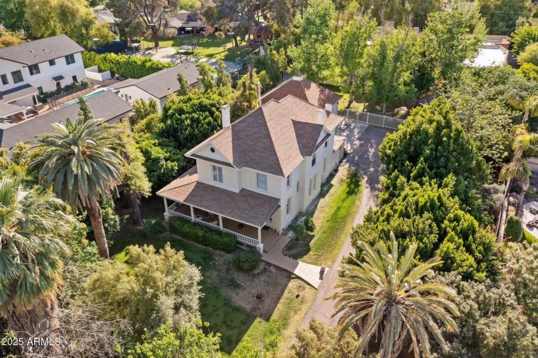 Real Estate Picture 35