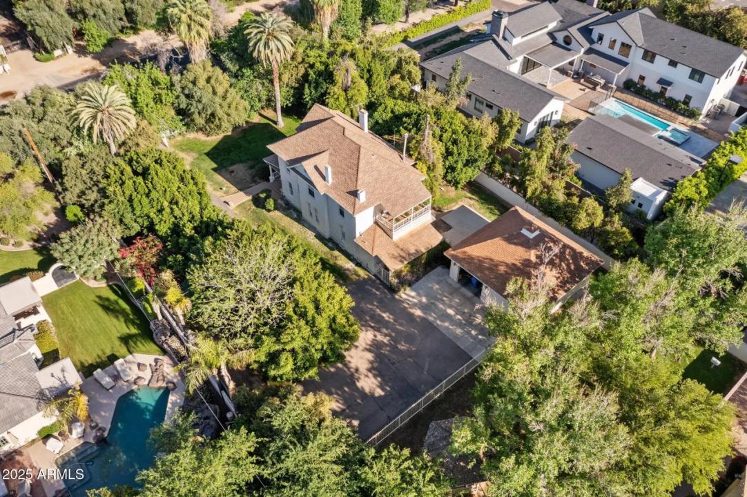 Real Estate Picture 36
