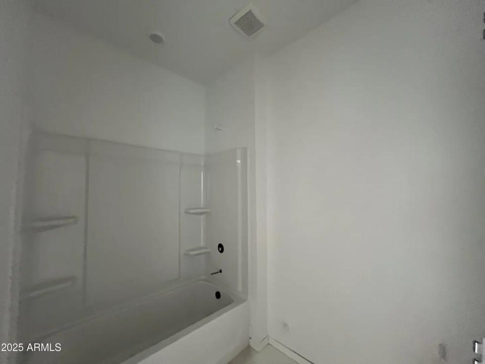 Real Estate Picture 5