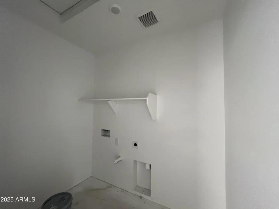 Real Estate Picture 7