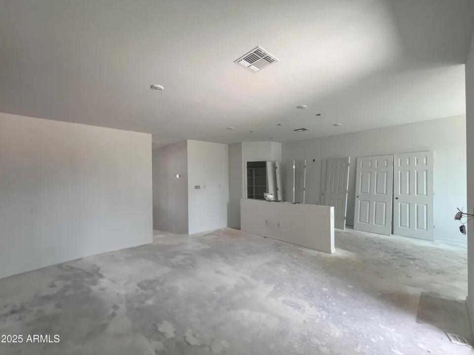 Real Estate Picture 10