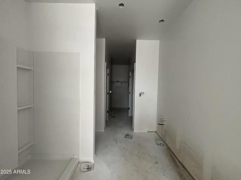 Real Estate Picture 12