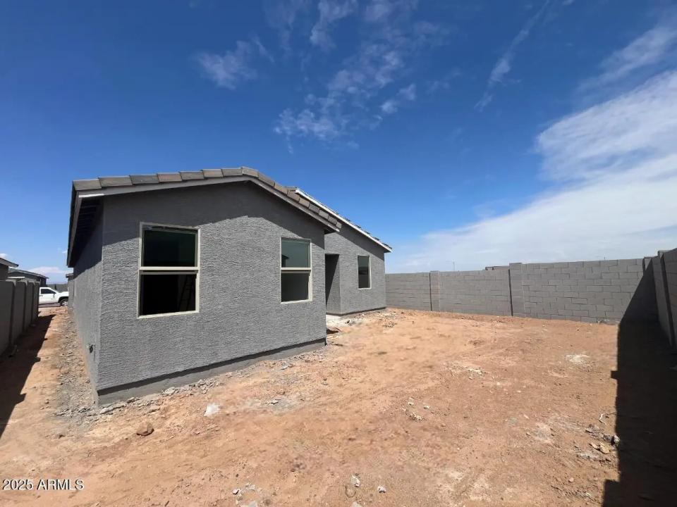 Real Estate Picture 14