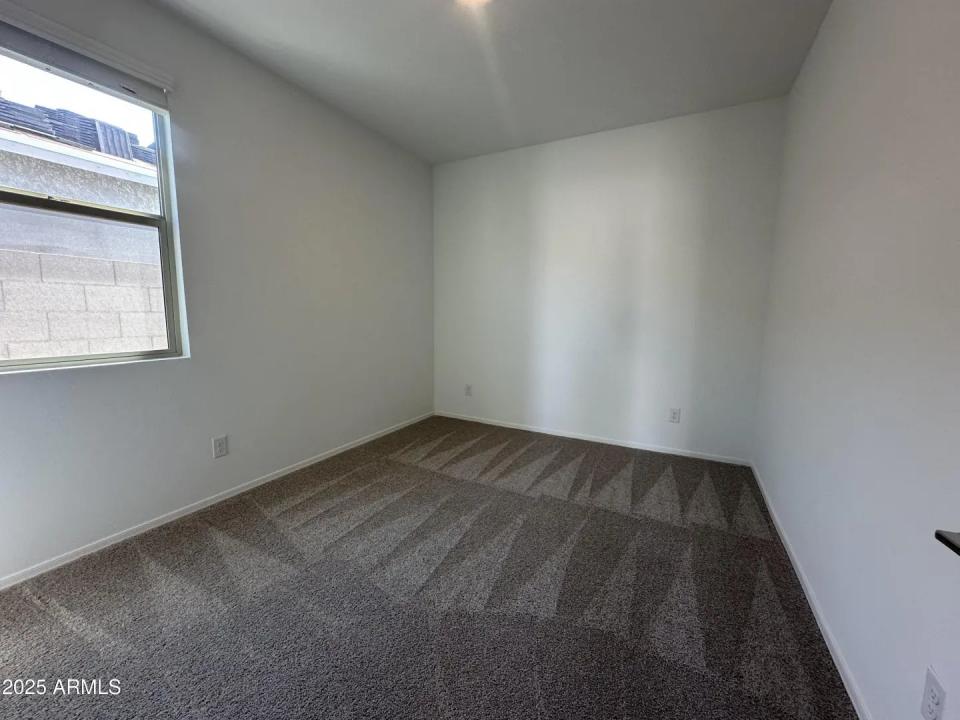 Real Estate Picture 6