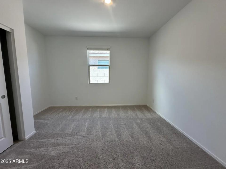 Real Estate Picture 7