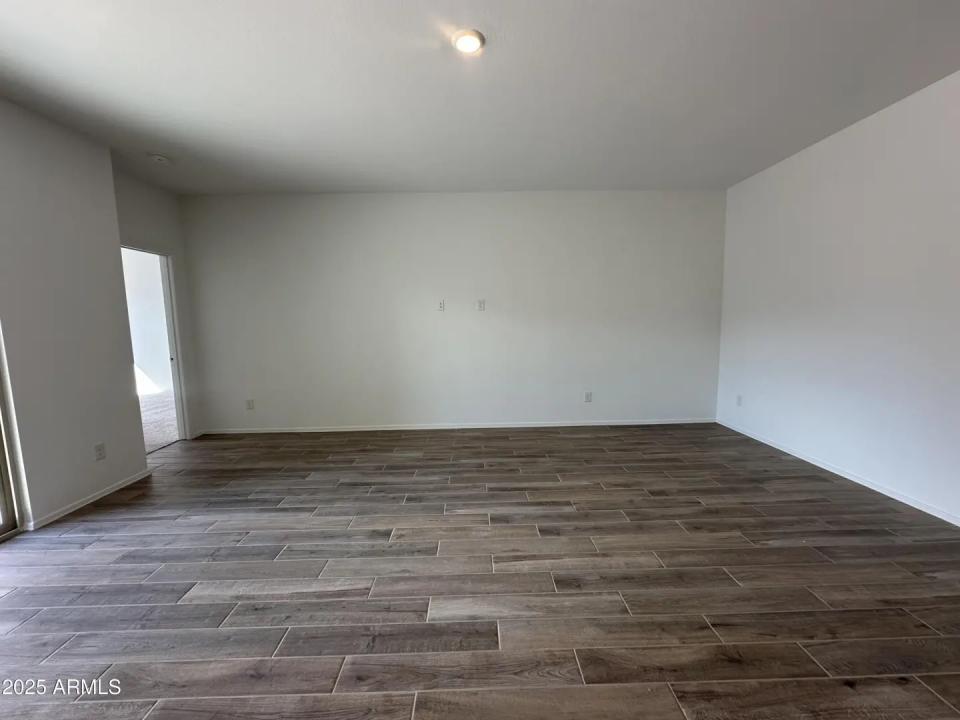 Real Estate Picture 11