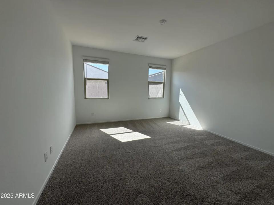 Real Estate Picture 16