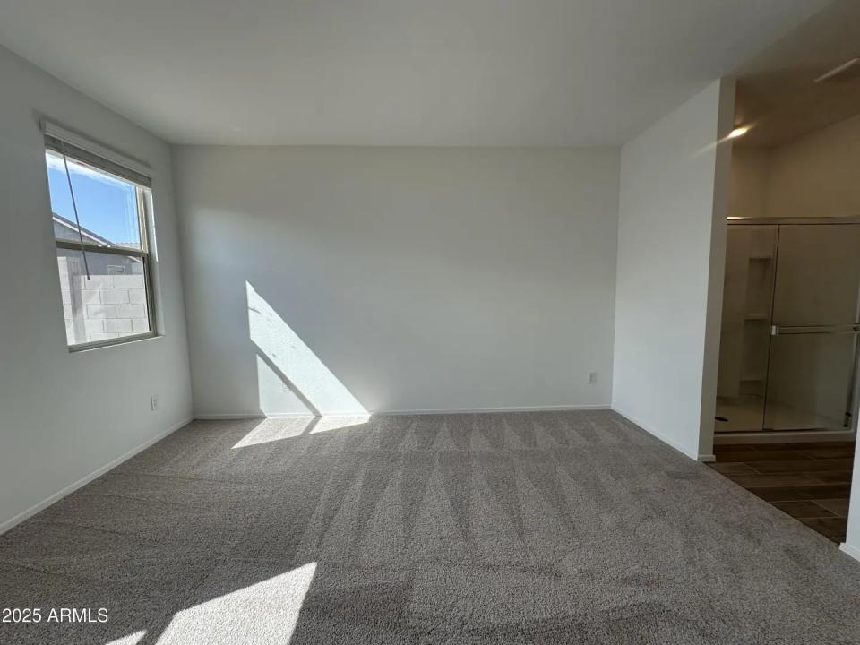 Real Estate Picture 17