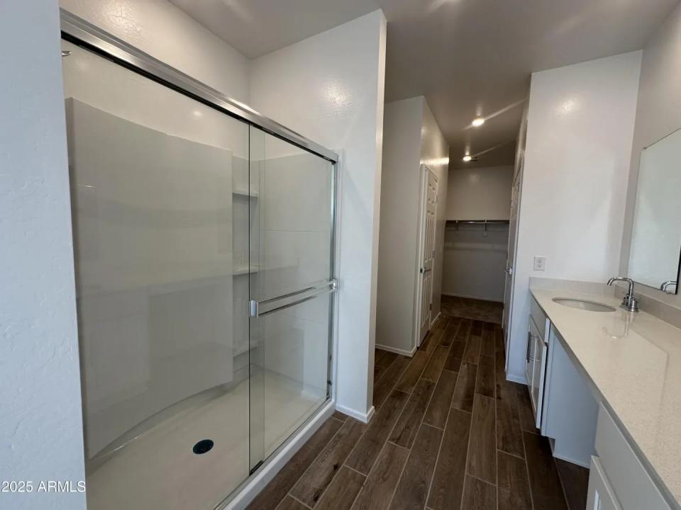 Real Estate Picture 18