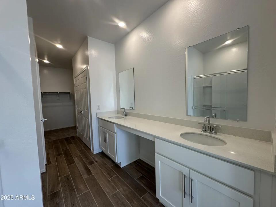 Real Estate Picture 19