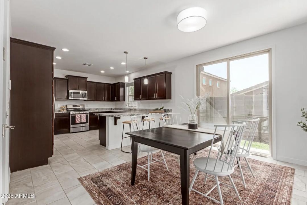 Real Estate Picture 5