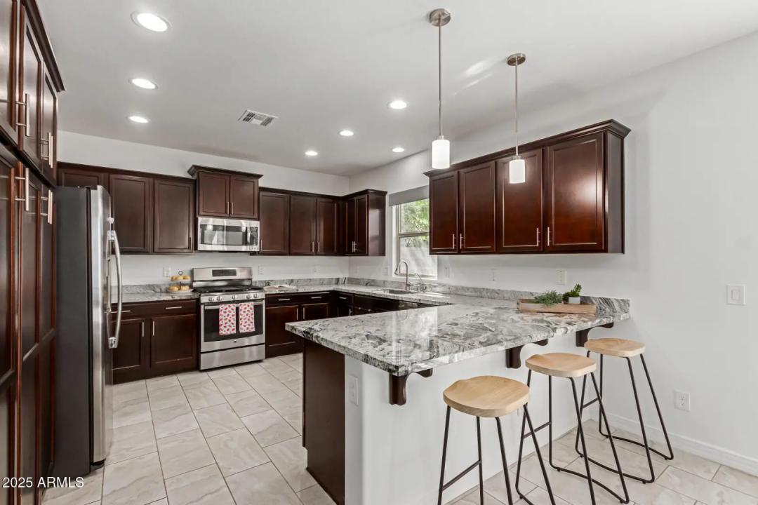 Real Estate Picture 6