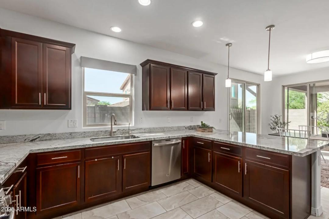 Real Estate Picture 8