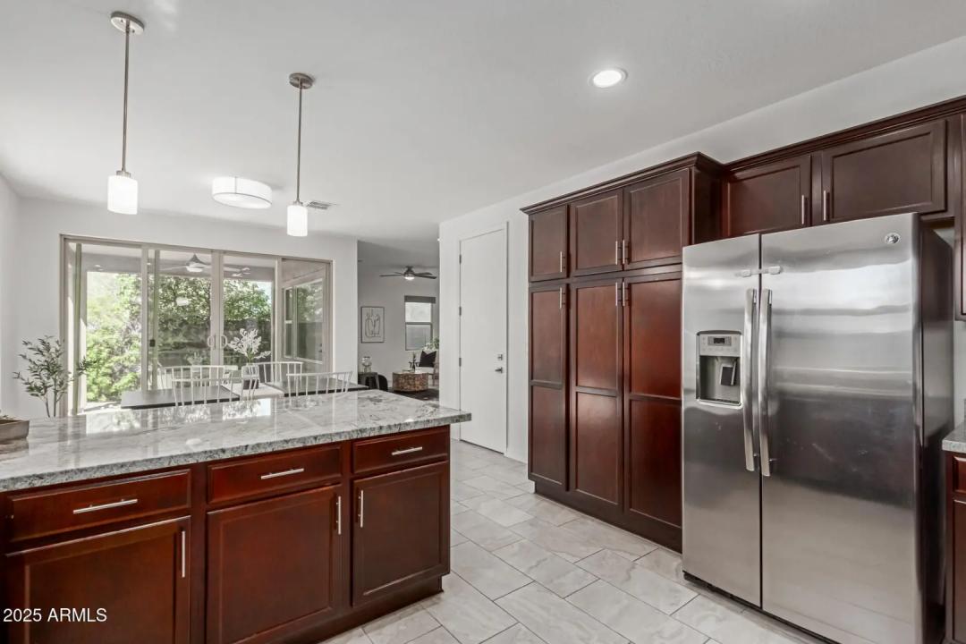 Real Estate Picture 9