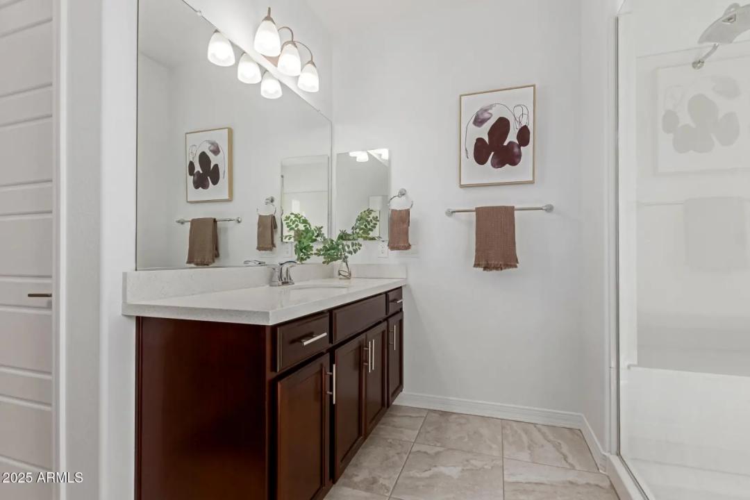 Real Estate Picture 18