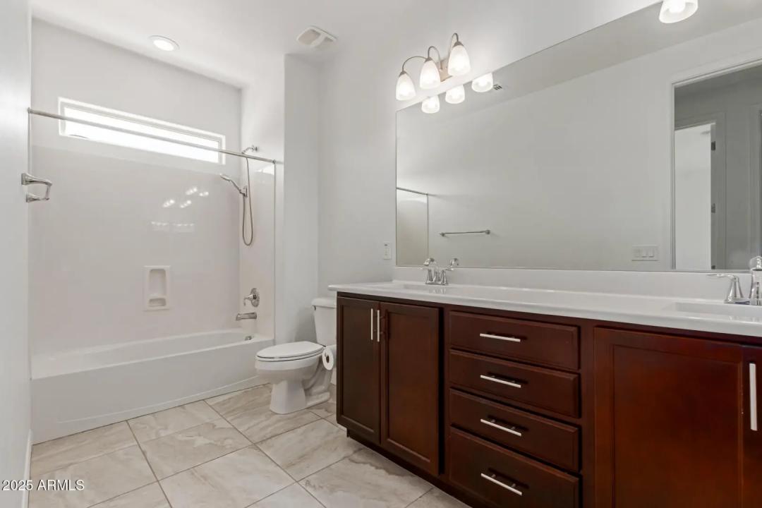 Real Estate Picture 27