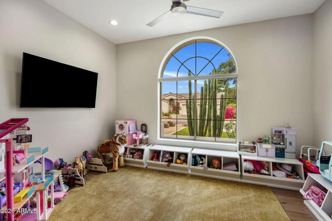 Real Estate Picture 25