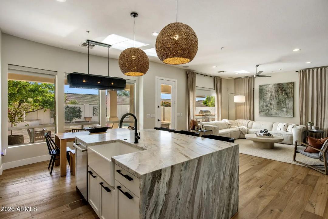 Real Estate Picture 9