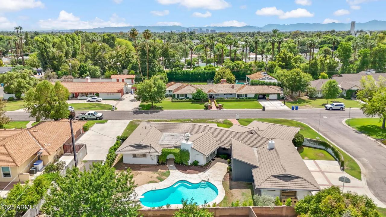 Real Estate Picture 11