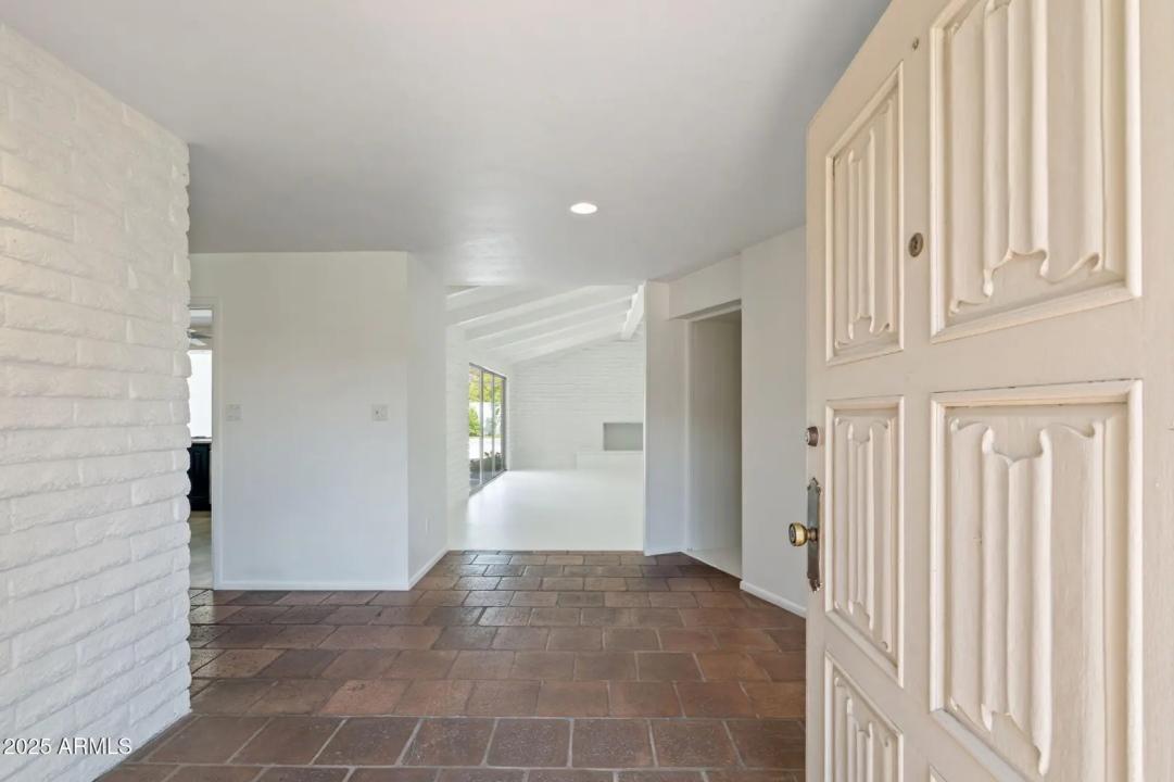 Real Estate Picture 5