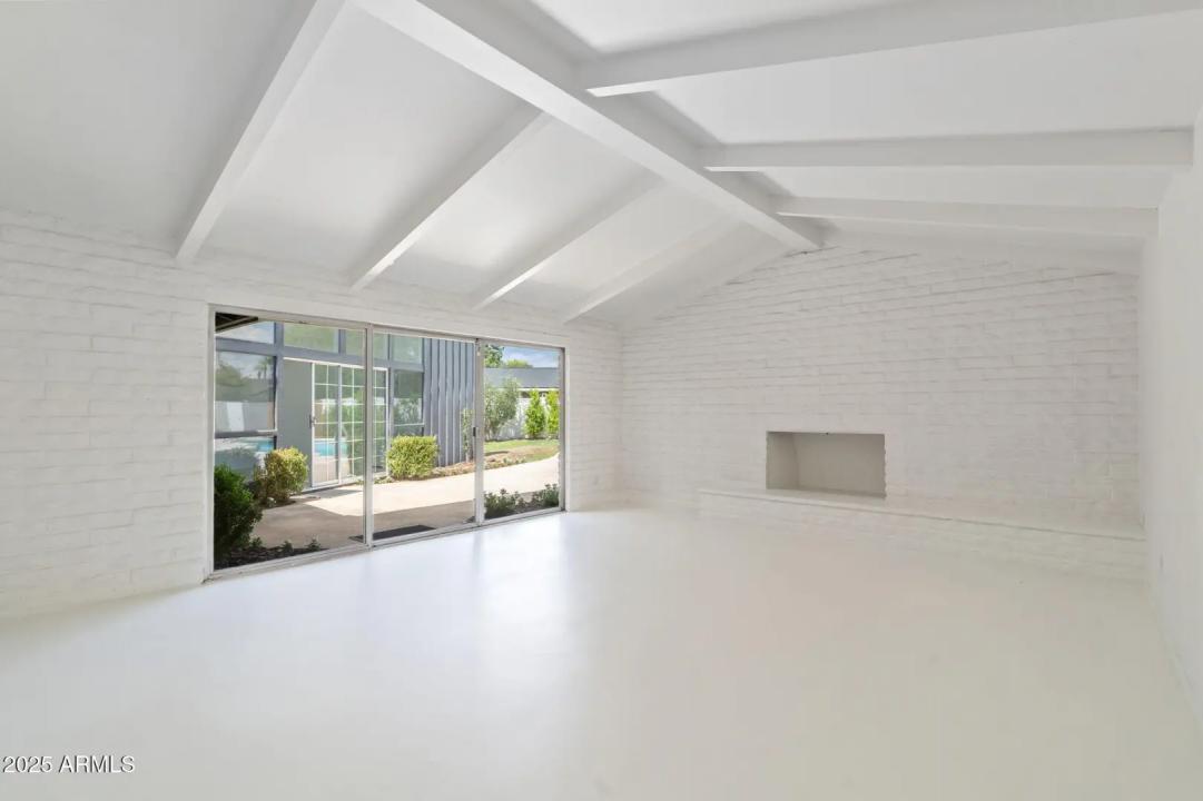 Real Estate Picture 7