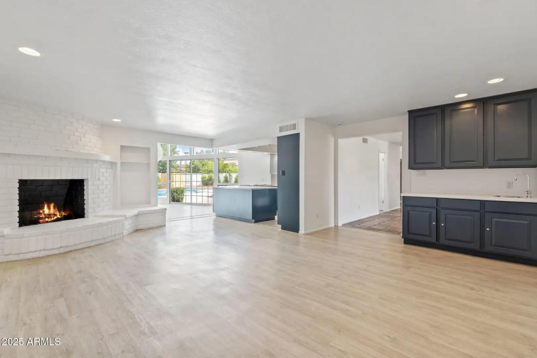 Real Estate Picture 13