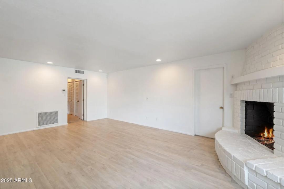 Real Estate Picture 17