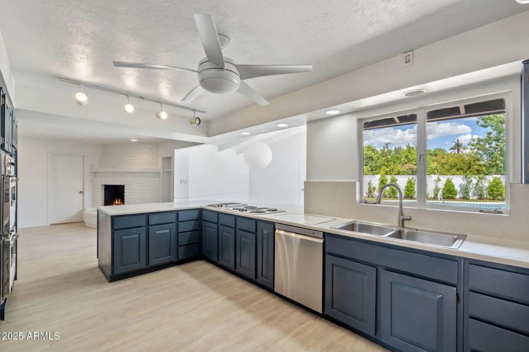Real Estate Picture 23