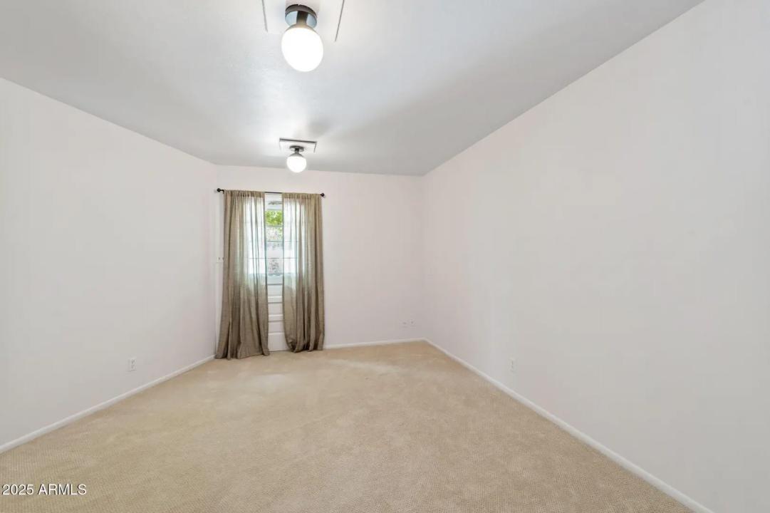 Real Estate Picture 43