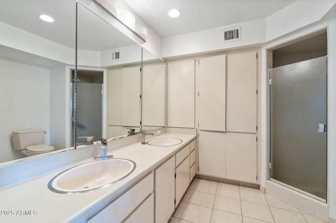 Real Estate Picture 50