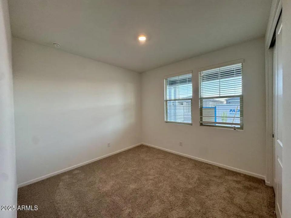 Real Estate Picture 4