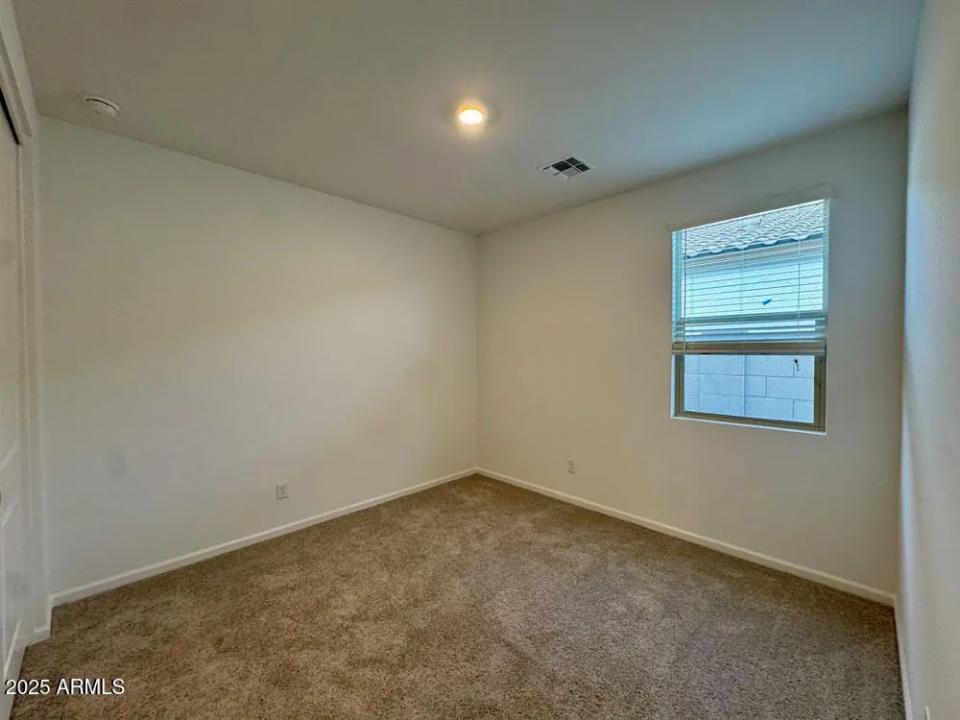 Real Estate Picture 6