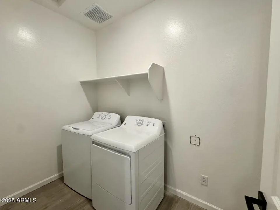 Real Estate Picture 7