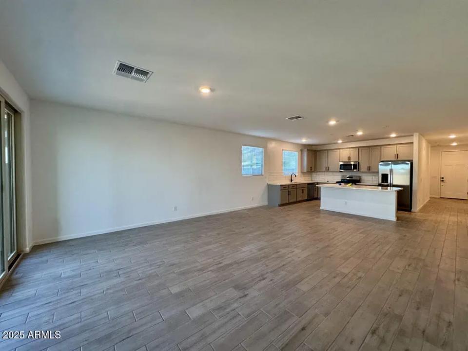 Real Estate Picture 15