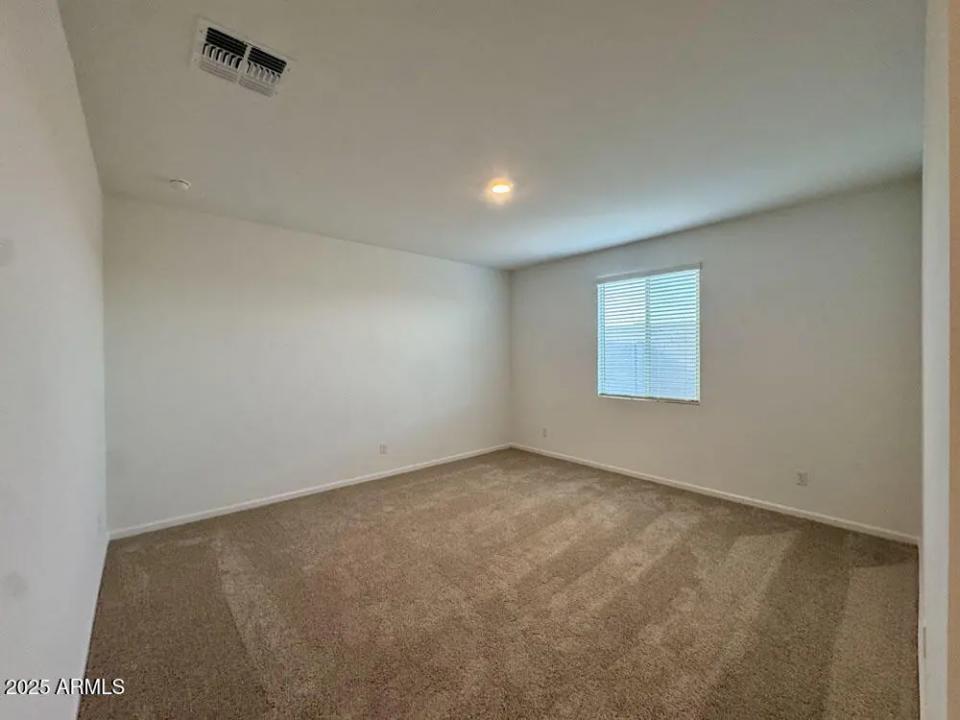 Real Estate Picture 16