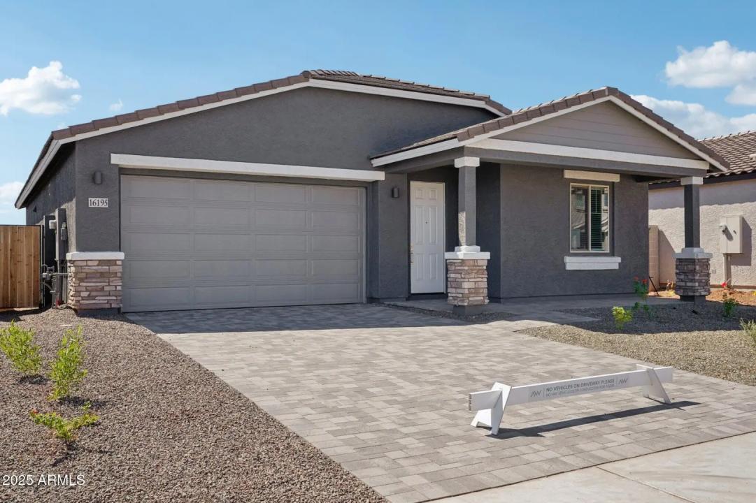 Real Estate Picture 3