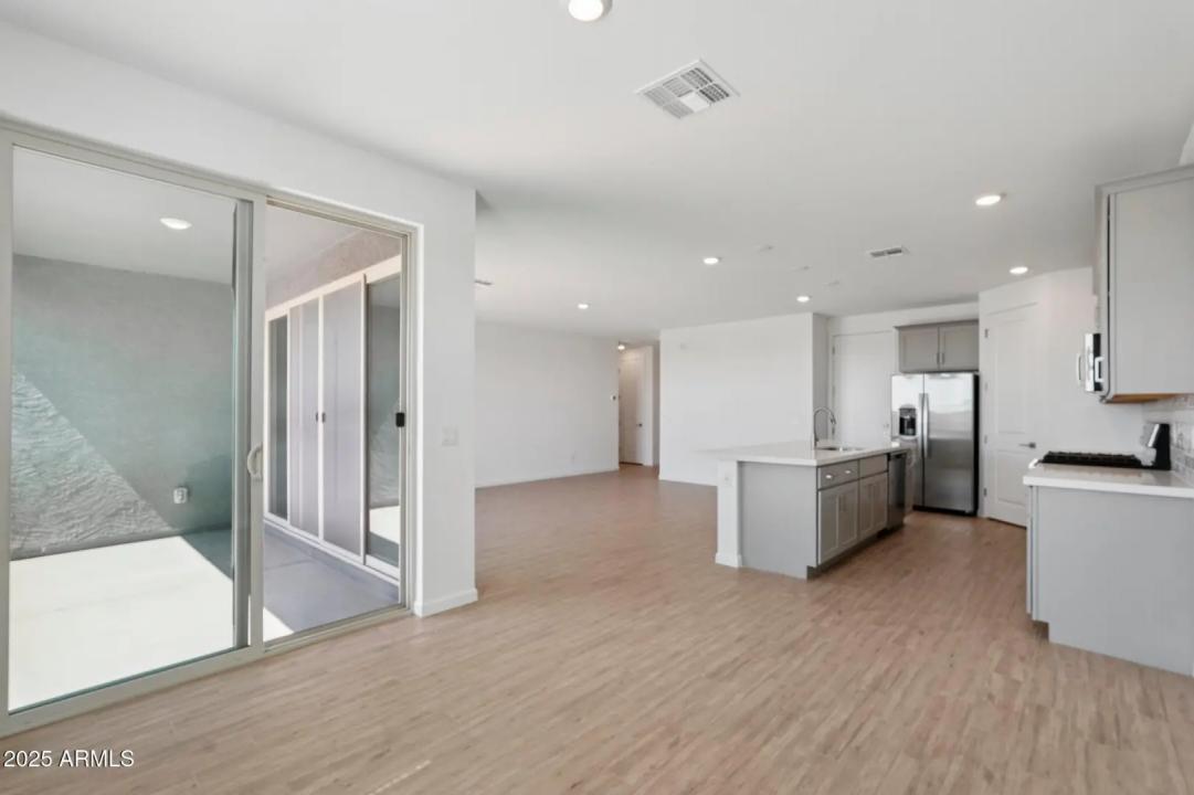 Real Estate Picture 9