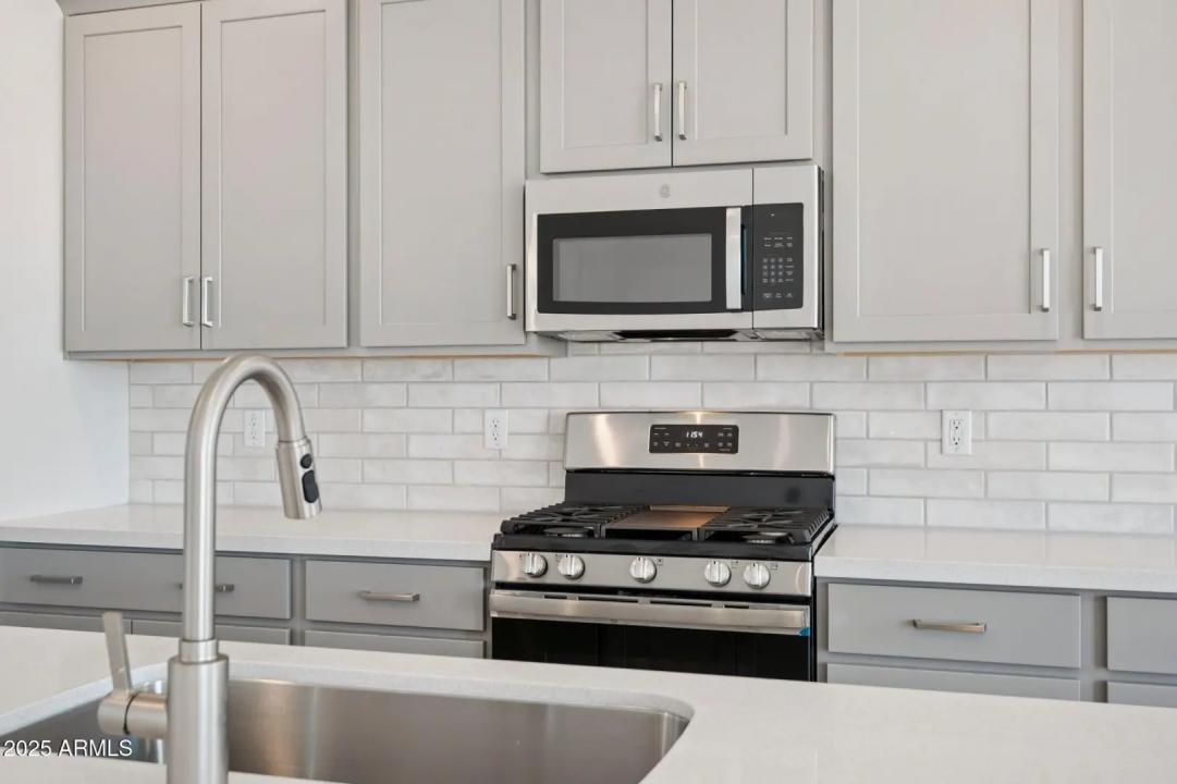 Real Estate Picture 13