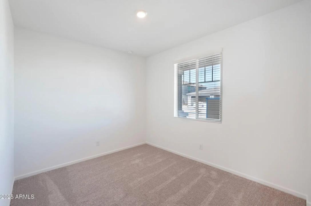 Real Estate Picture 16