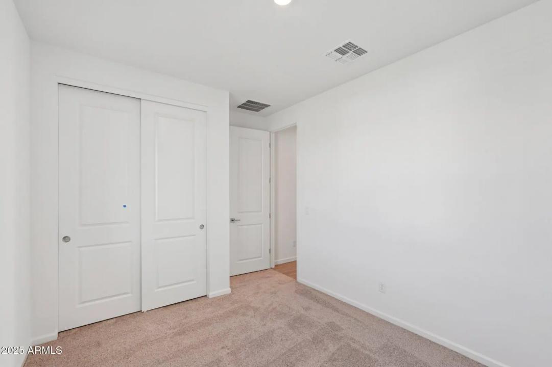 Real Estate Picture 17