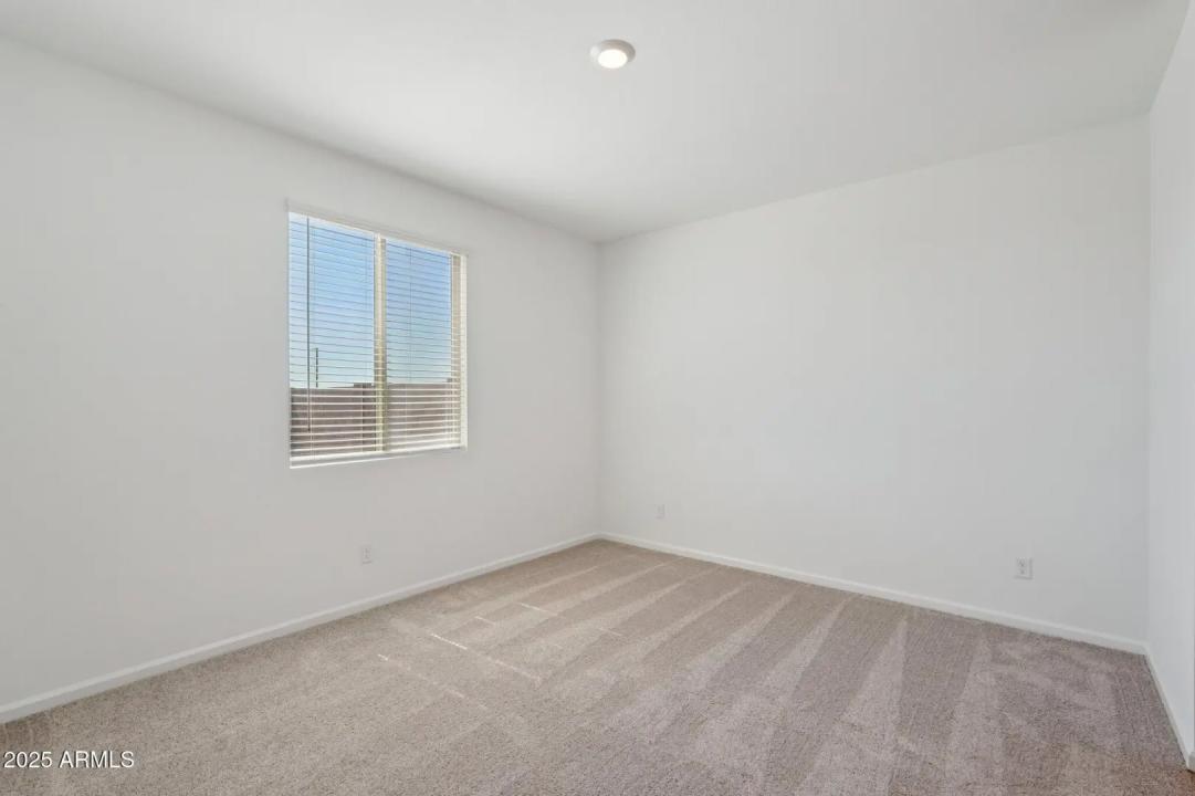 Real Estate Picture 24