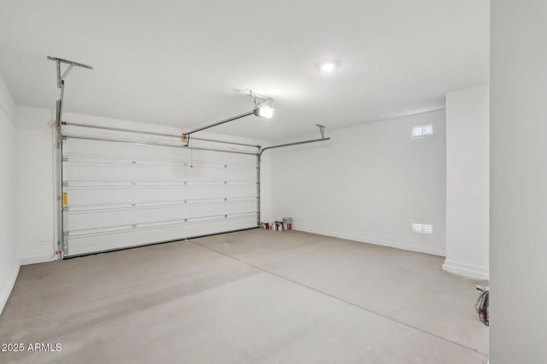 Real Estate Picture 33