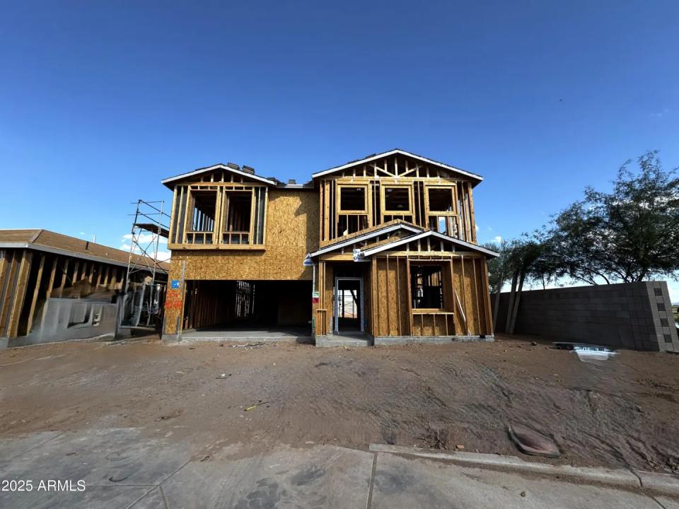 Real Estate Picture 3