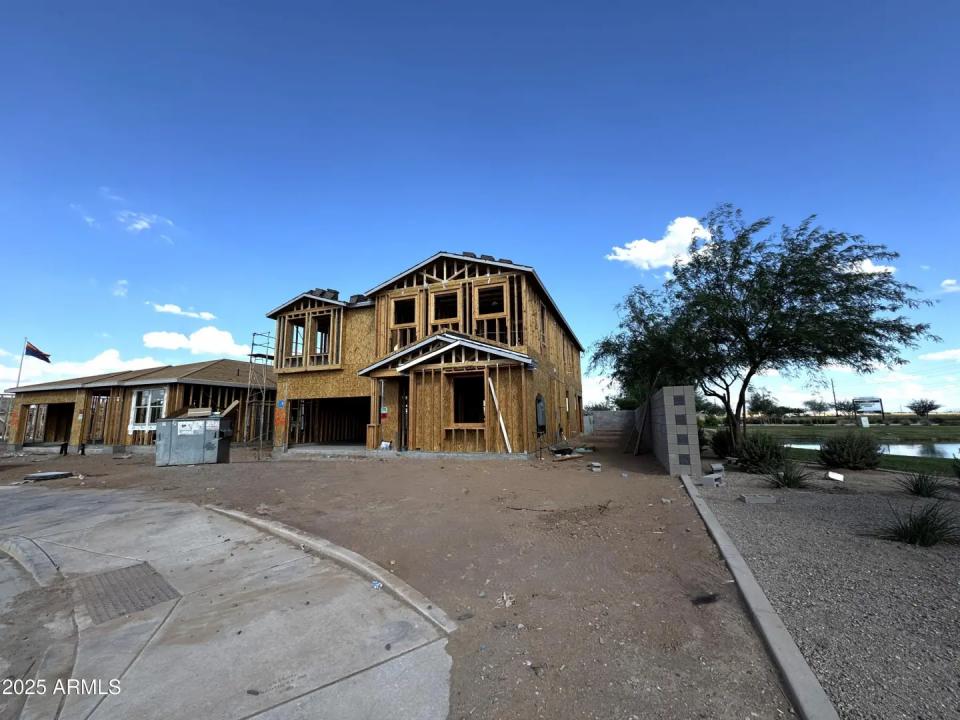 Real Estate Picture 5