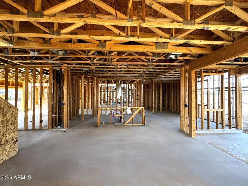 Real Estate Picture 7