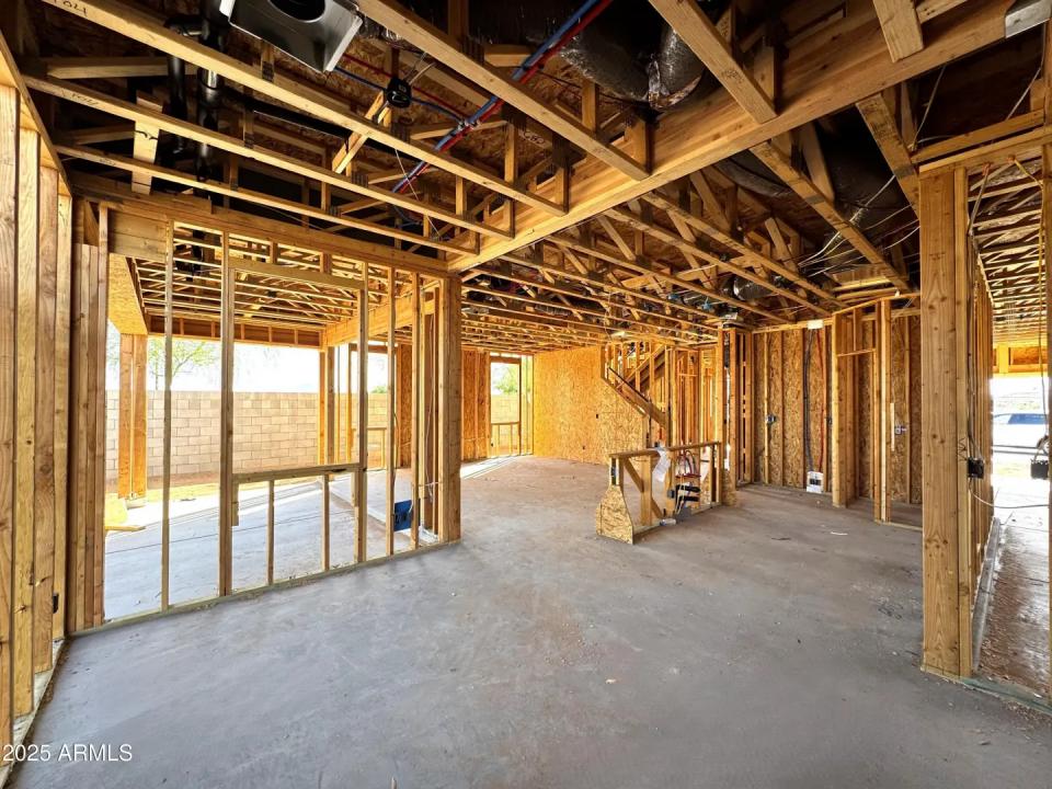 Real Estate Picture 8