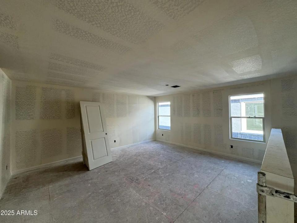 Real Estate Picture 7